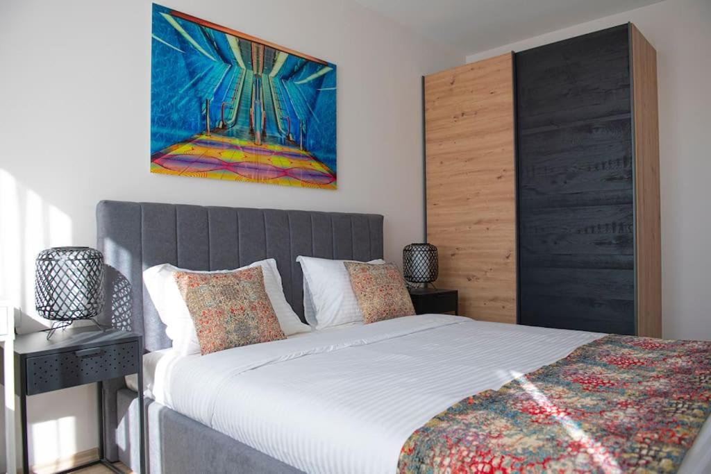 Madrid: A Modern 2-Bedroom Apartment With Parking Sofia Exterior photo
