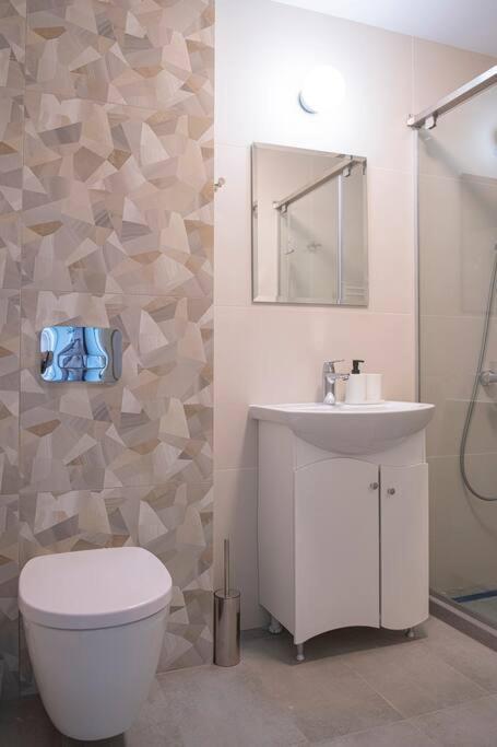 Madrid: A Modern 2-Bedroom Apartment With Parking Sofia Exterior photo